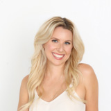 Headshot of Los Angeles Reiki practitioner Alison Papazois